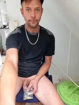 Snapshot of Percy_ohv chatting on 10.01.25 Percy ohv online show from 10.01.25