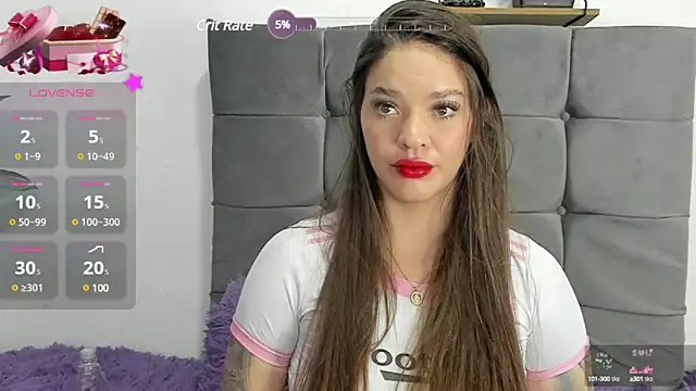 Snapshot of zoe69x chatting on 02.02.25 zoe69x online show from 02.02.25