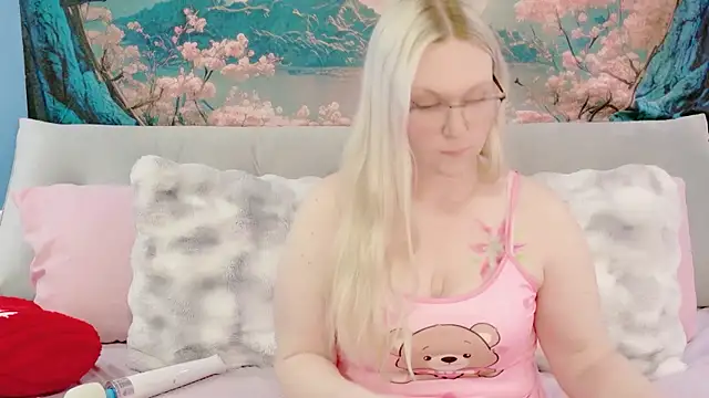 SaraBearXo online show from 02.20.26