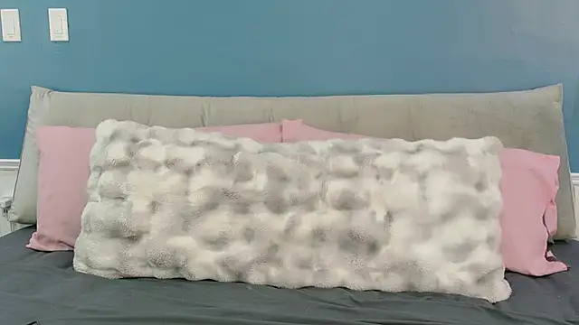 SaraBearXo online show from 04.24.26