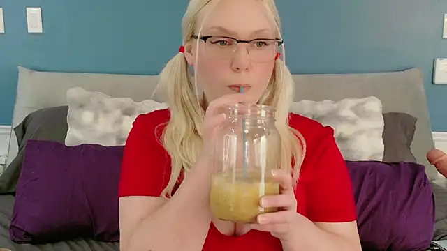 SaraBearXo online show from 06.06.26