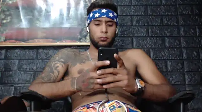 Snapshot of Damianmore01 chatting on 01.17.25 Damianmore01 online show from 01.17.25