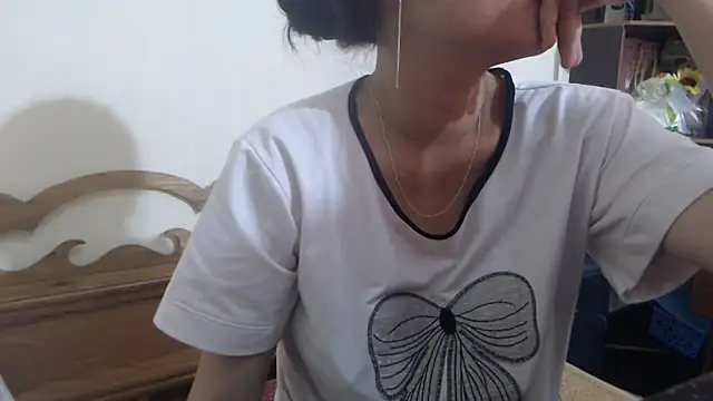 Beauty Asian Tina online show from 04.24.26