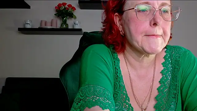 Snapshot of JoannaAndNeighbour chatting on 06.22.26 JoannaAndNeighbour online show from 06.22.26