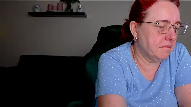 Snapshot of JoannaAndNeighbour chatting on 06.26.26 JoannaAndNeighbour online show from 06.26.26