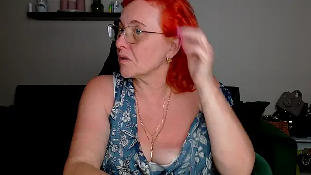 Snapshot of JoannaAndNeighbour chatting on 07.06.26 JoannaAndNeighbour online show from 07.06.26