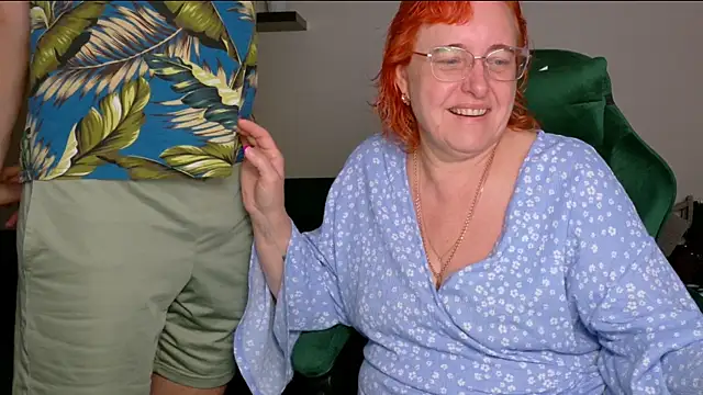 Snapshot of JoannaAndNeighbour chatting on 07.09.26 JoannaAndNeighbour online show from 07.09.26