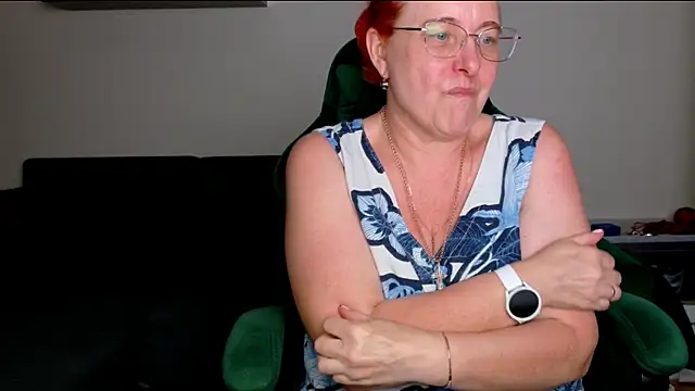 Snapshot of JoannaAndNeighbour chatting on 08.06.26 JoannaAndNeighbour online show from 08.06.26