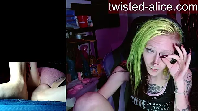 alicewonder09 online show from 05.30.26