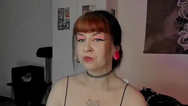 Snapshot of t0riayun0 chatting on 12.04.24 t0riayun0 online show from 12.04.24