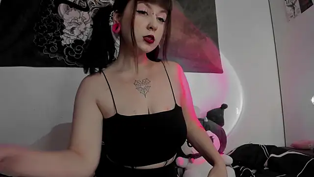 Snapshot of t0riayun0 chatting on 01.10.25 t0riayun0 online show from 01.10.25