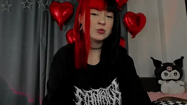 Snapshot of t0riayun0 chatting on 02.15.25 t0riayun0 online show from 02.15.25