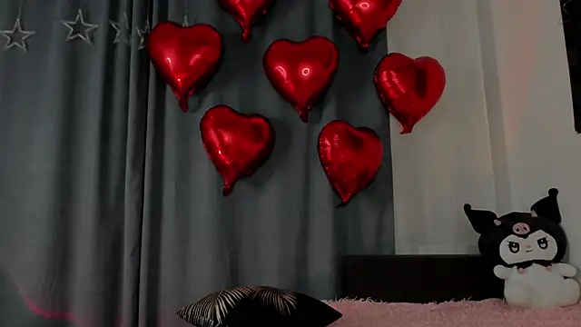 Snapshot of t0riayun0 chatting on 02.15.25 t0riayun0 online show from 02.15.25