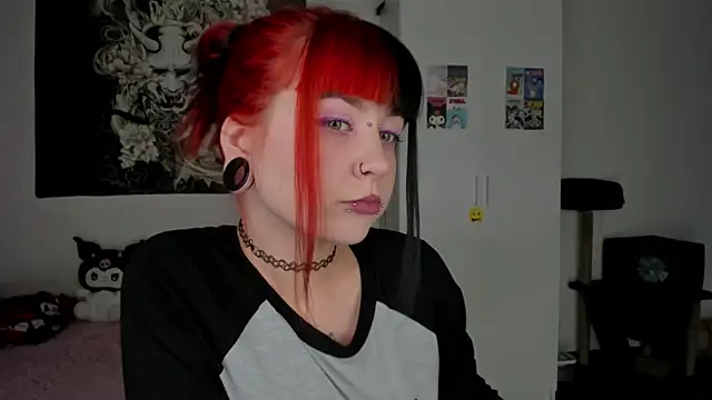 Snapshot of t0riayun0 chatting on 02.22.25 t0riayun0 online show from 02.22.25