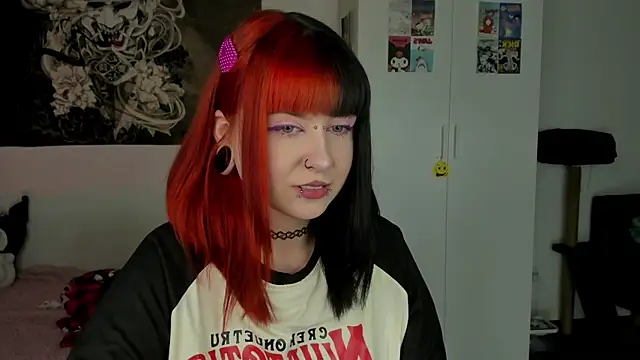 Snapshot of t0riayun0 chatting on 02.23.25 t0riayun0 online show from 02.23.25