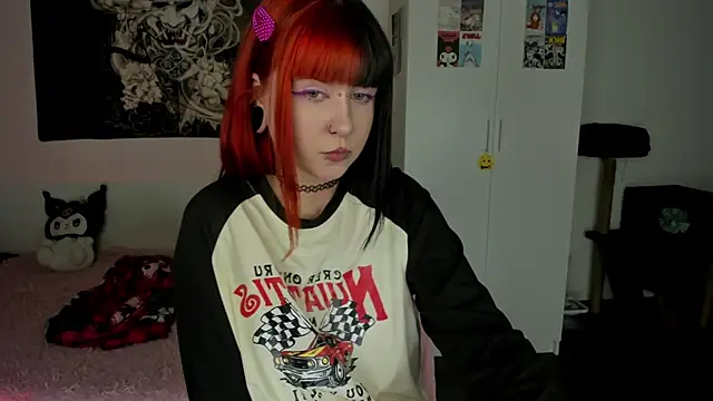 Snapshot of t0riayun0 chatting on 02.24.25 t0riayun0 online show from 02.24.25