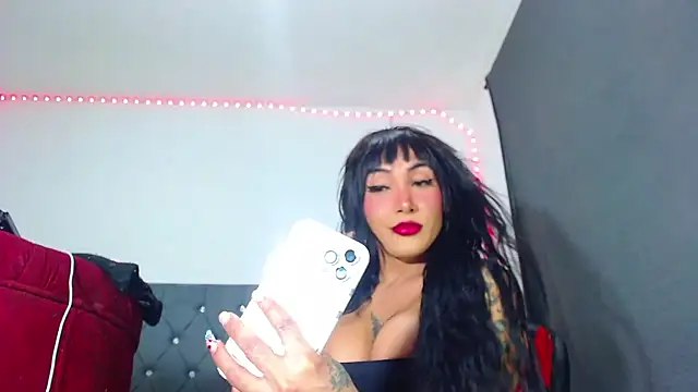 Snapshot of party_aass chatting on 01.20.25 party aass online show from 01.20.25