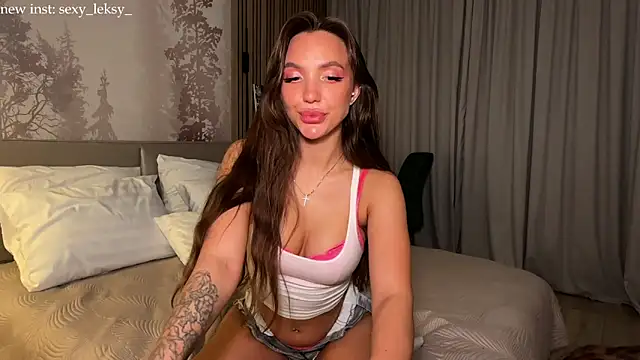 Snapshot of Lex_Love chatting on 04.18.26 Lex Love online show from 04.18.26
