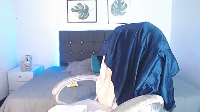 selena yourmilf online show from 06.28.26
