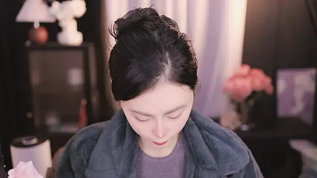 Snapshot of Ocean--Lili chatting on 01.10.25 Ocean--Lili online show from 01.10.25