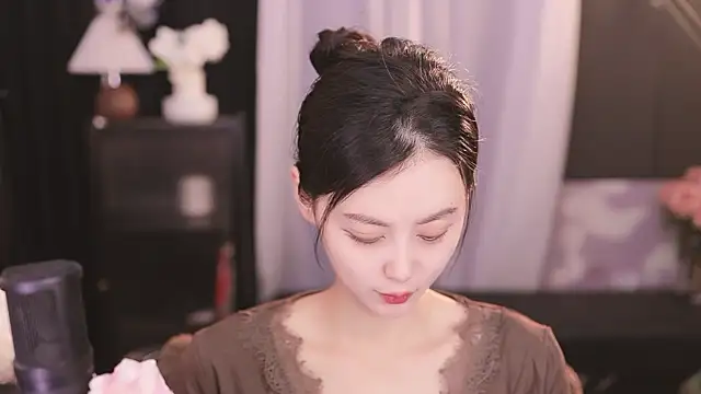 Snapshot of Ocean--Lili chatting on 01.23.25 Ocean--Lili online show from 01.23.25