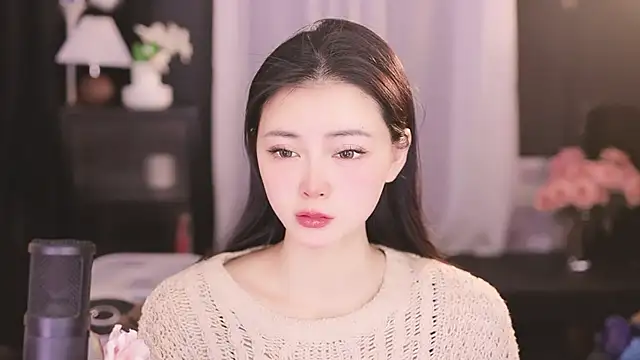 Snapshot of Ocean--Lili chatting on 02.17.25 Ocean--Lili online show from 02.17.25