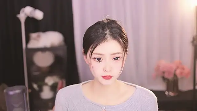 Snapshot of Ocean--Lili chatting on 02.27.25 Ocean--Lili online show from 02.27.25
