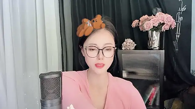 Snapshot of Ocean--Lili chatting on 03.16.25 Ocean--Lili online show from 03.16.25