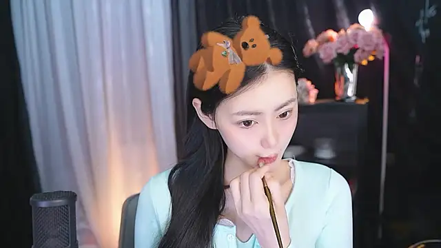 Snapshot of Ocean--Lili chatting on 03.18.25 Ocean--Lili online show from 03.18.25