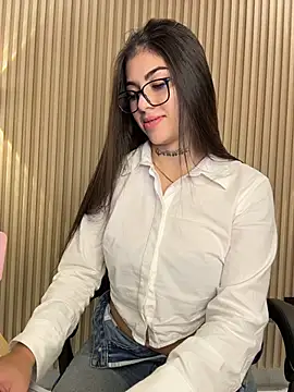 Sarasanders 4 online show from 11.10.25