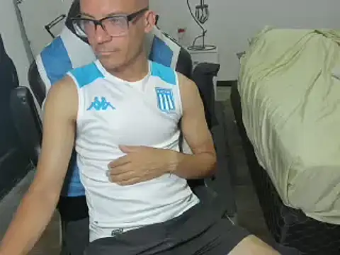 Snapshot of guachin_hunk chatting on 12.19.24 guachin hunk online show from 12.19.24