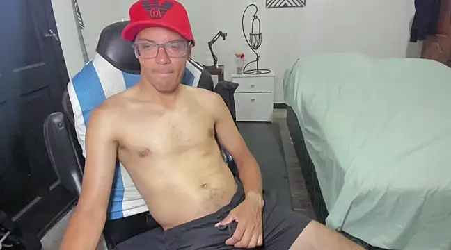 Snapshot of guachin_hunk chatting on 01.18.25 guachin hunk online show from 01.18.25