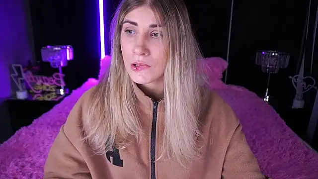 CassandraGood online show from 12.06.24