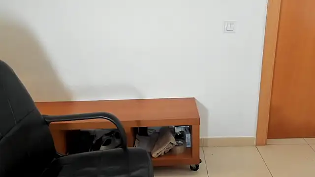 Snapshot of MariaMeir chatting on 12.04.25 MariaMeir online show from 12.04.25