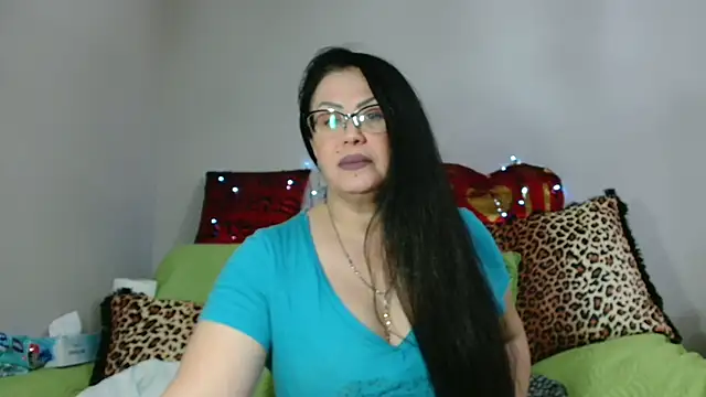 Snapshot of x__KHALEESI__x chatting on 01.14.25 x KHALEESI x online show from 01.14.25