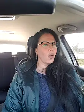 Snapshot of x__KHALEESI__x chatting on 11.12.25 x KHALEESI x online show from 11.12.25