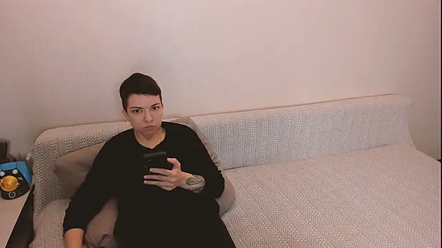 Snapshot of secret_dreams__ chatting on 02.09.26 secret dreams online show from 02.09.26