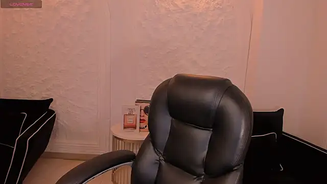 MollyJones  online show from 07.05.26
