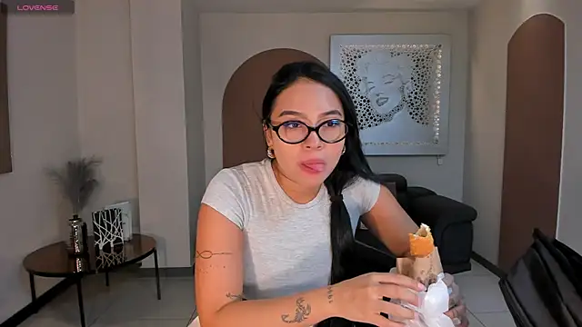 MollyJones  online show from 07.31.26