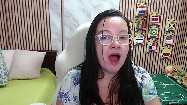 Sonialorens  online show from 06.22.26