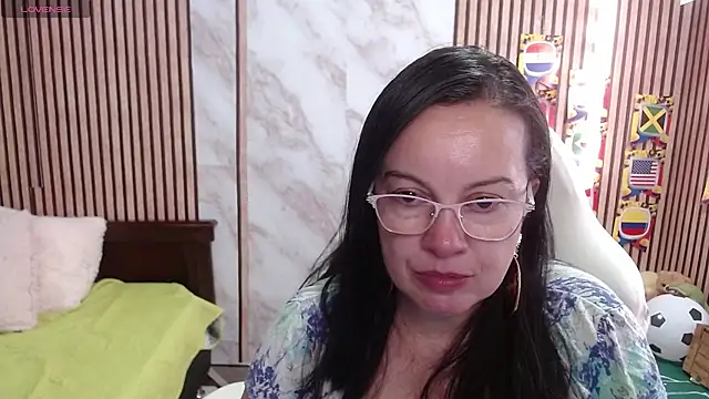 Sonialorens  online show from 07.06.26