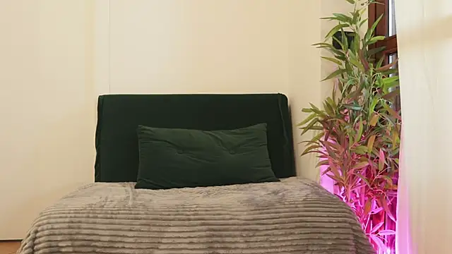 Luna Riva online show from 11.06.25