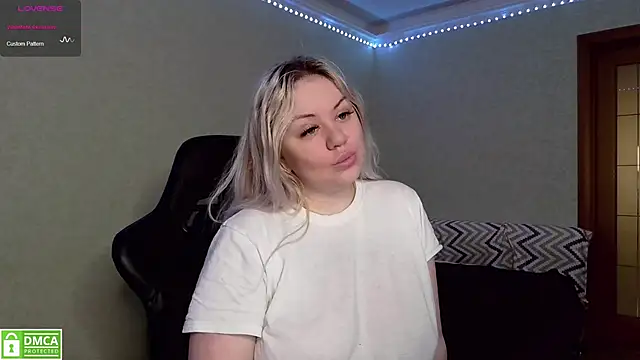 Snapshot of elven_dreams_ chatting on 01.03.25 elven dreams online show from 01.03.25