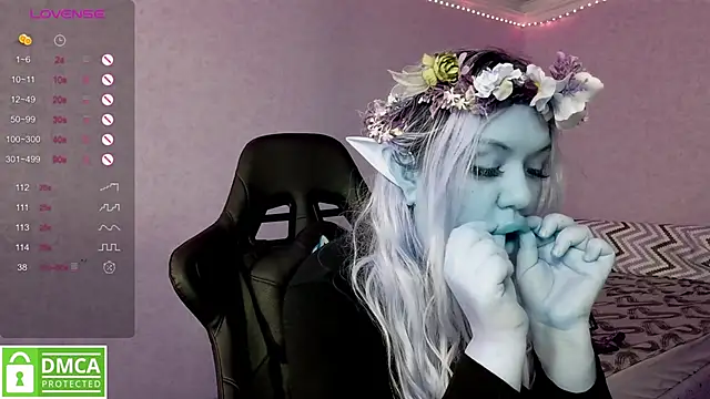 Snapshot of elven_dreams_ chatting on 02.04.25 elven dreams online show from 02.04.25