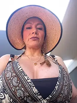 angelitasexy81 online show from 04.28.26
