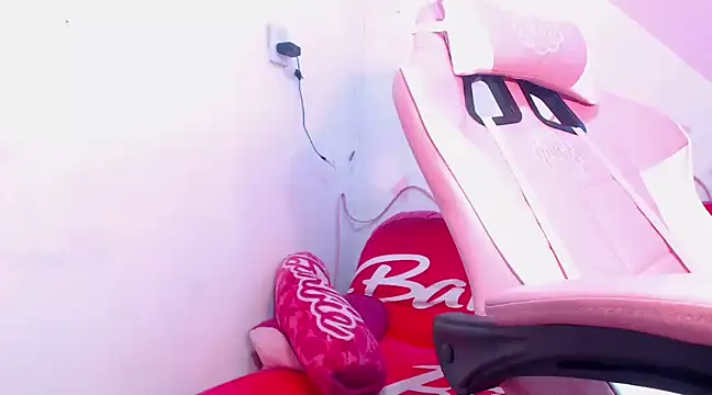 Snapshot of ashley_19xx chatting on 12.21.24 ashley 19xx online show from 12.21.24