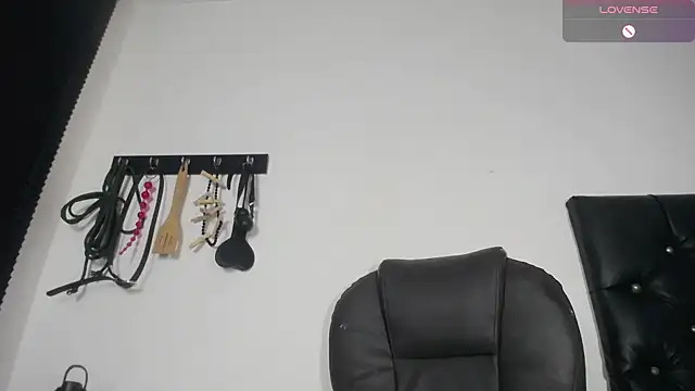 Snapshot of alejandraluxt chatting on 12.29.24 alejandraluxt online show from 12.29.24