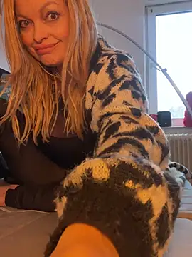 Lisavontease online show from 02.22.26