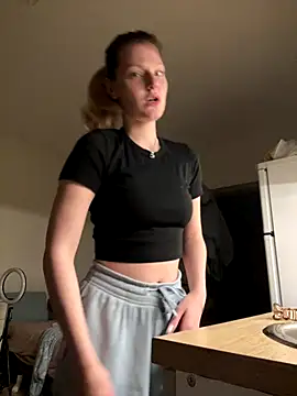 MaryHiggins online show from 10.26.25