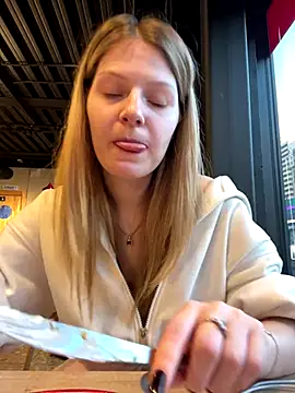 MaryHiggins online show from 11.22.25